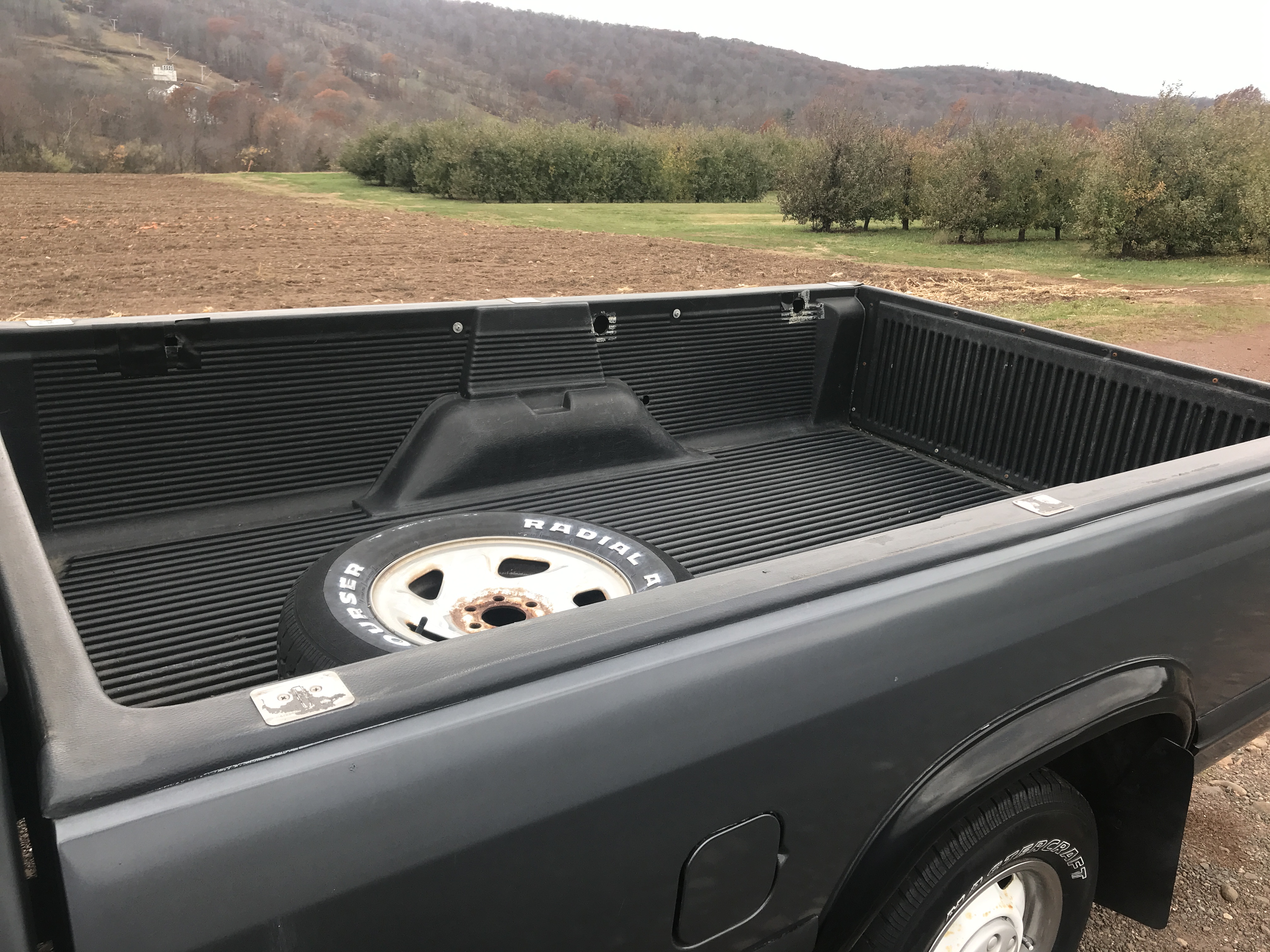 1991 Dodge Dakota Pickup ONE OWNER 117K 8 foot bed and roomy bench seating NICE — photo 27